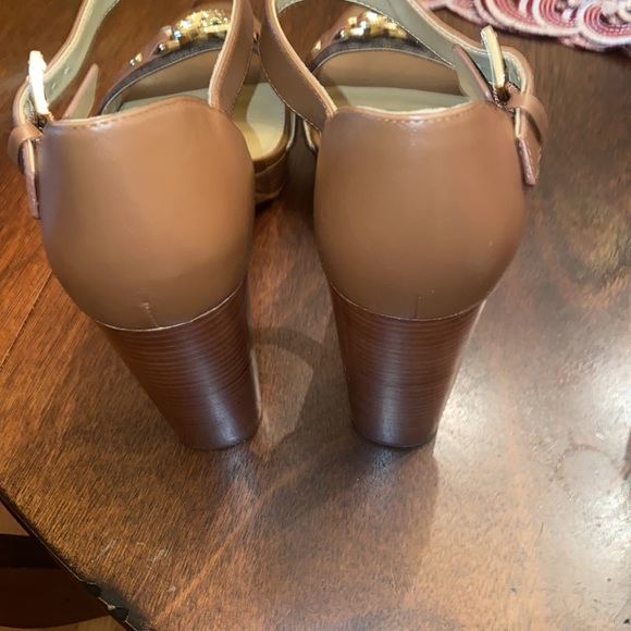 Michael Kors Rory Platform Sandals Size 9.5 Brown or White (no lid on box) - Picture 4 of 13
